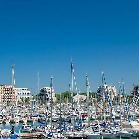 Climatise Centre-ville - 2 Pers. - Fr-1-790-43 La Grande Motte